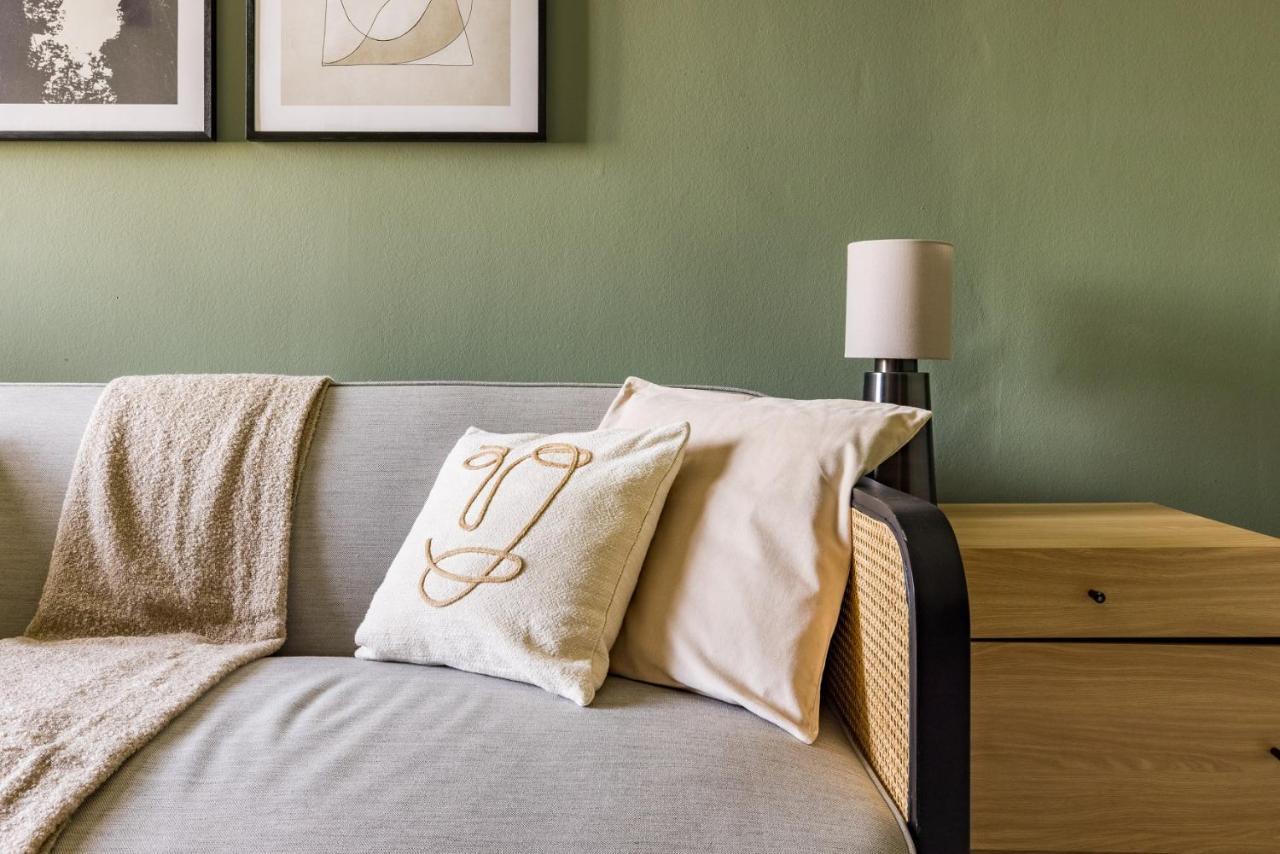 The Sussex Garden Retreat - Elegant 2Bdr Flat Lejlighed London Eksteriør billede